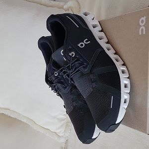 On Cloud 5 Running shoes size 10